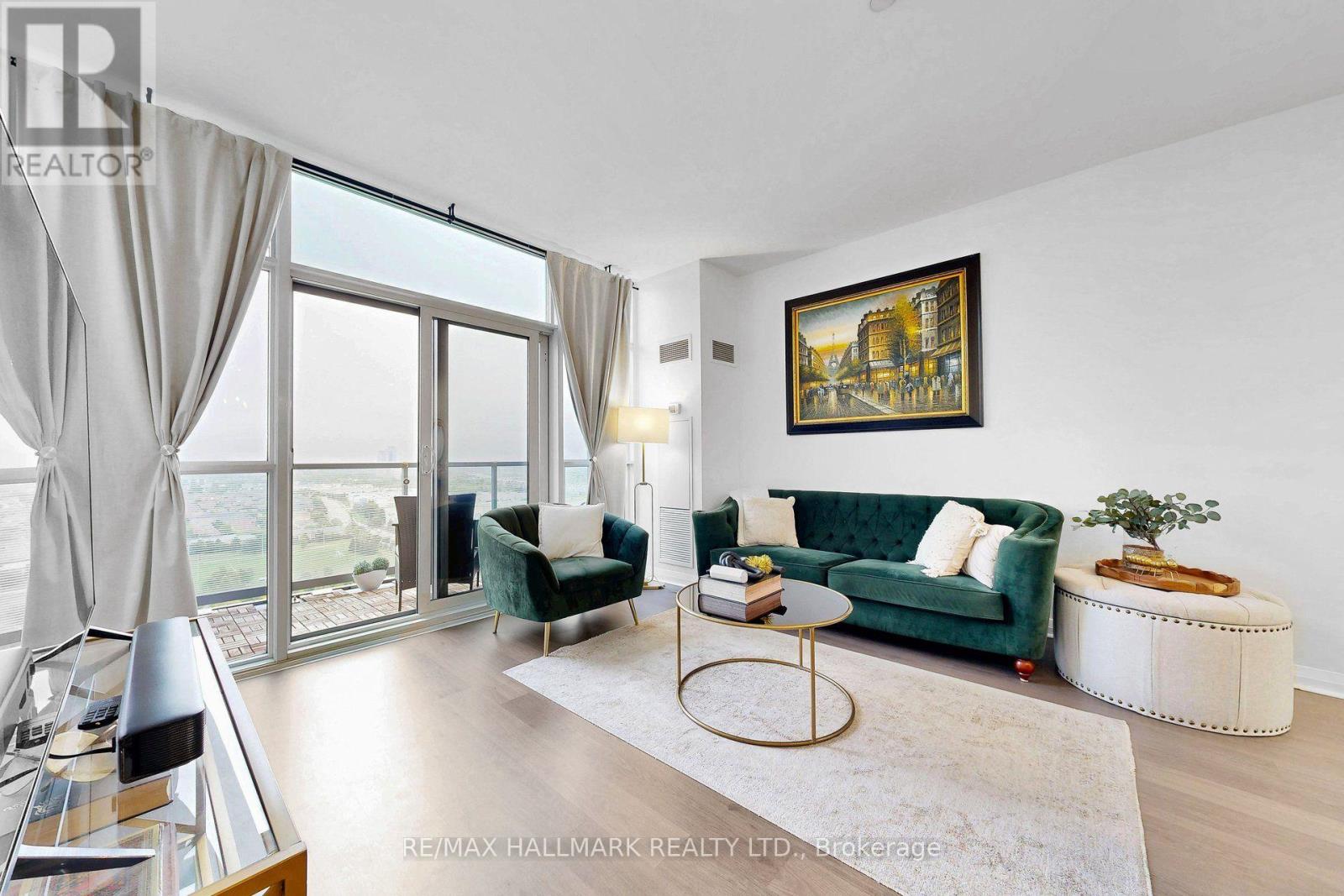 #PH 10 55 ONEIDA CRESCENT - 6