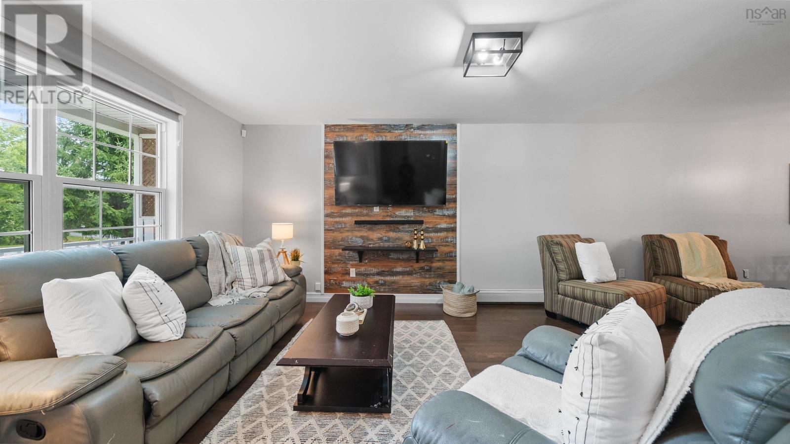 12 Maplewood Drive - Image 3