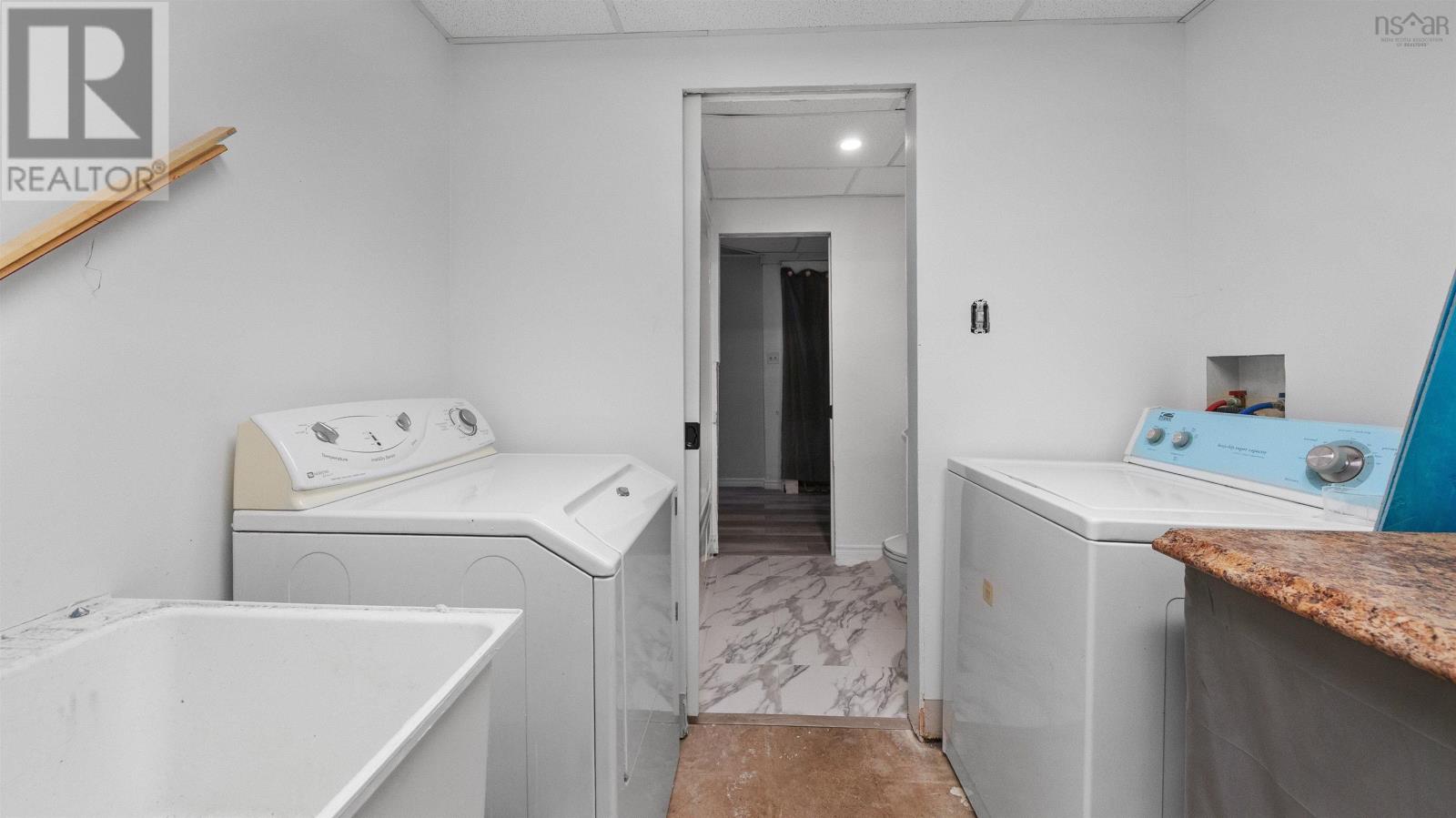 12 Maplewood Drive - Image 30