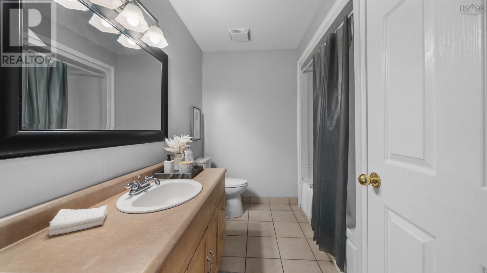 12 Maplewood Drive - Image 18
