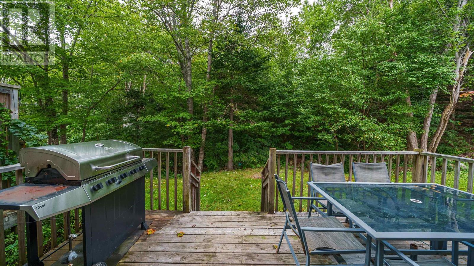 12 Maplewood Drive - Image 32