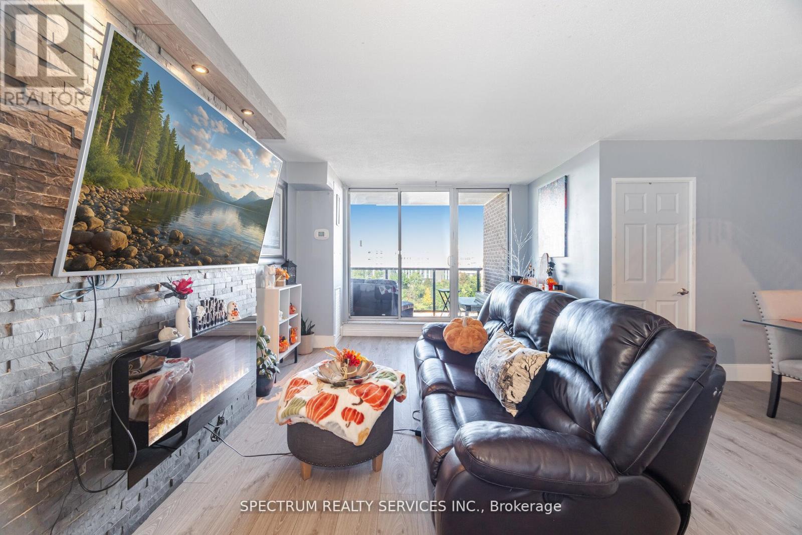 85 EMMETT AVENUE - 19