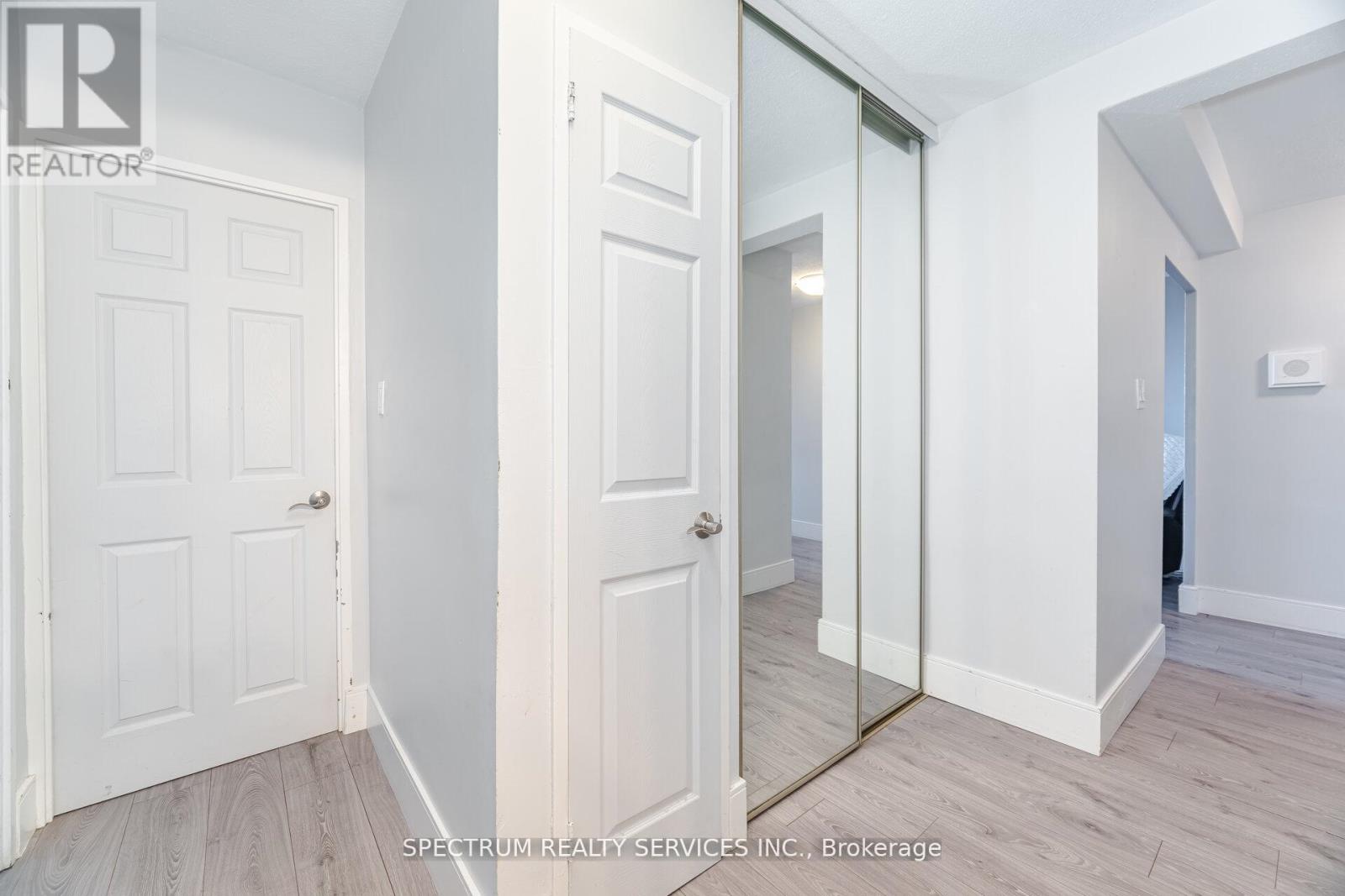 85 EMMETT AVENUE - 22