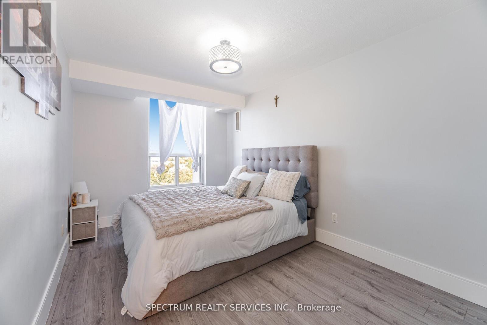 85 EMMETT AVENUE - Image 27