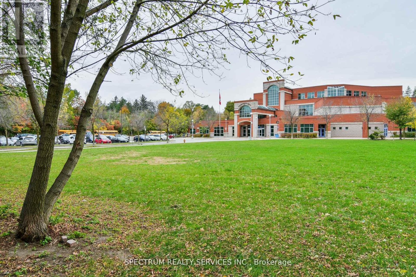 85 EMMETT AVENUE - 45