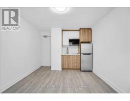 204 - 15 Thorburn Avenue, Toronto, ON M6K1C4 Photo 7