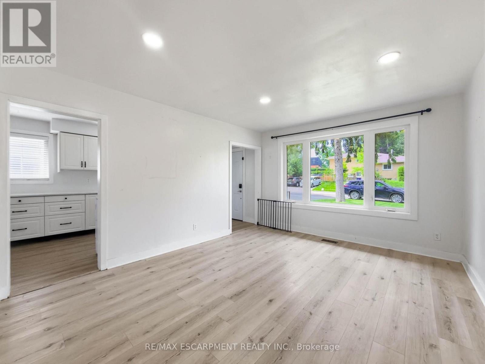 220 CAIRN STREET - Image 16