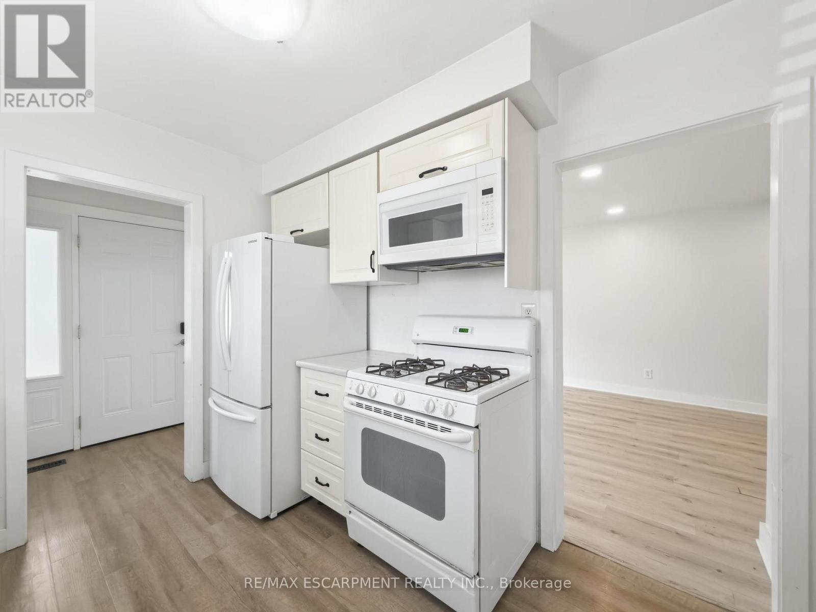 220 CAIRN STREET - Image 22