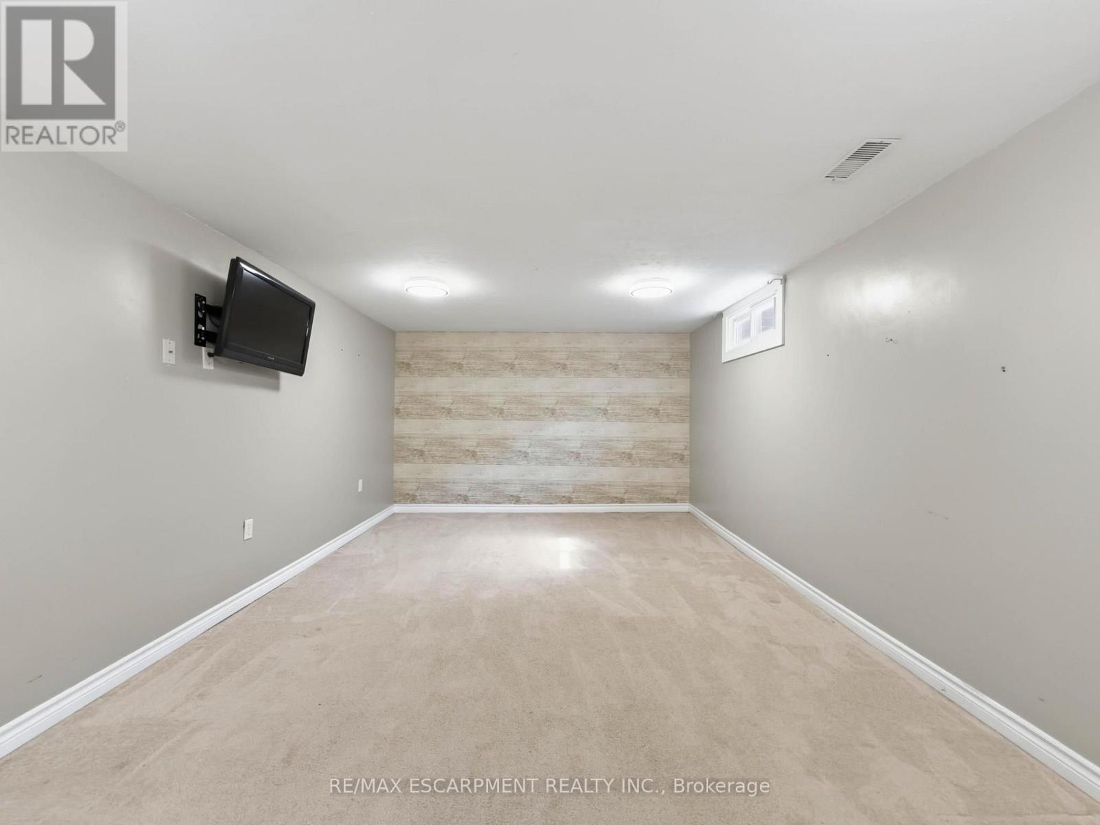 220 CAIRN STREET - Image 37