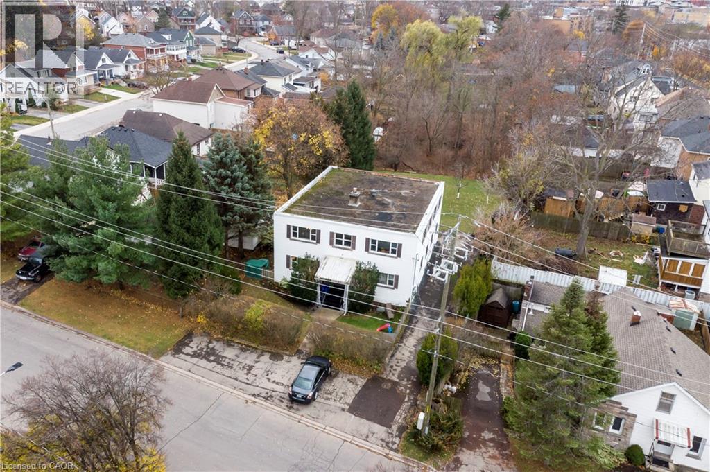 13 MCMASTER Avenue - 2