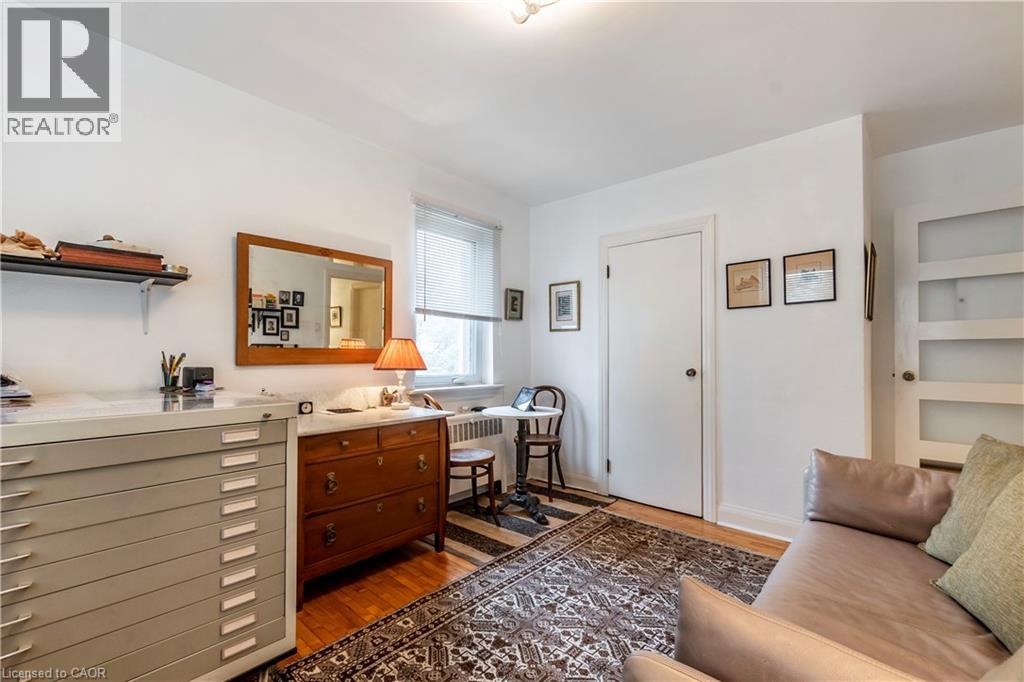 13 MCMASTER Avenue - 23