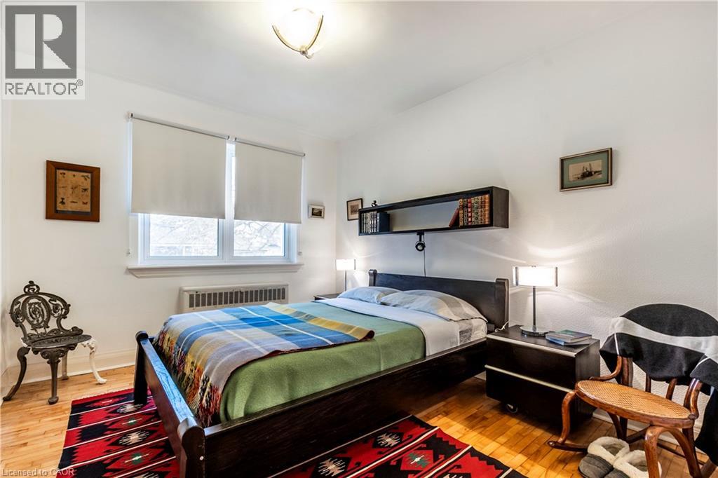 13 MCMASTER Avenue - 26