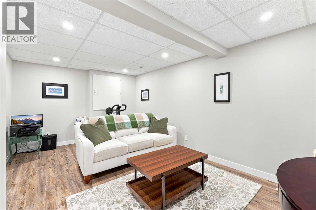 Listing photo – 523 Jenkins Drive, Red Deer