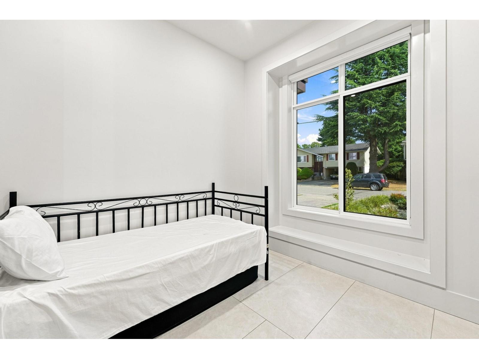 8 Bed, 10 Bath House for Sale in Delta – 8019 113B STREET, Delta – MLS# R3161569 - Image 12