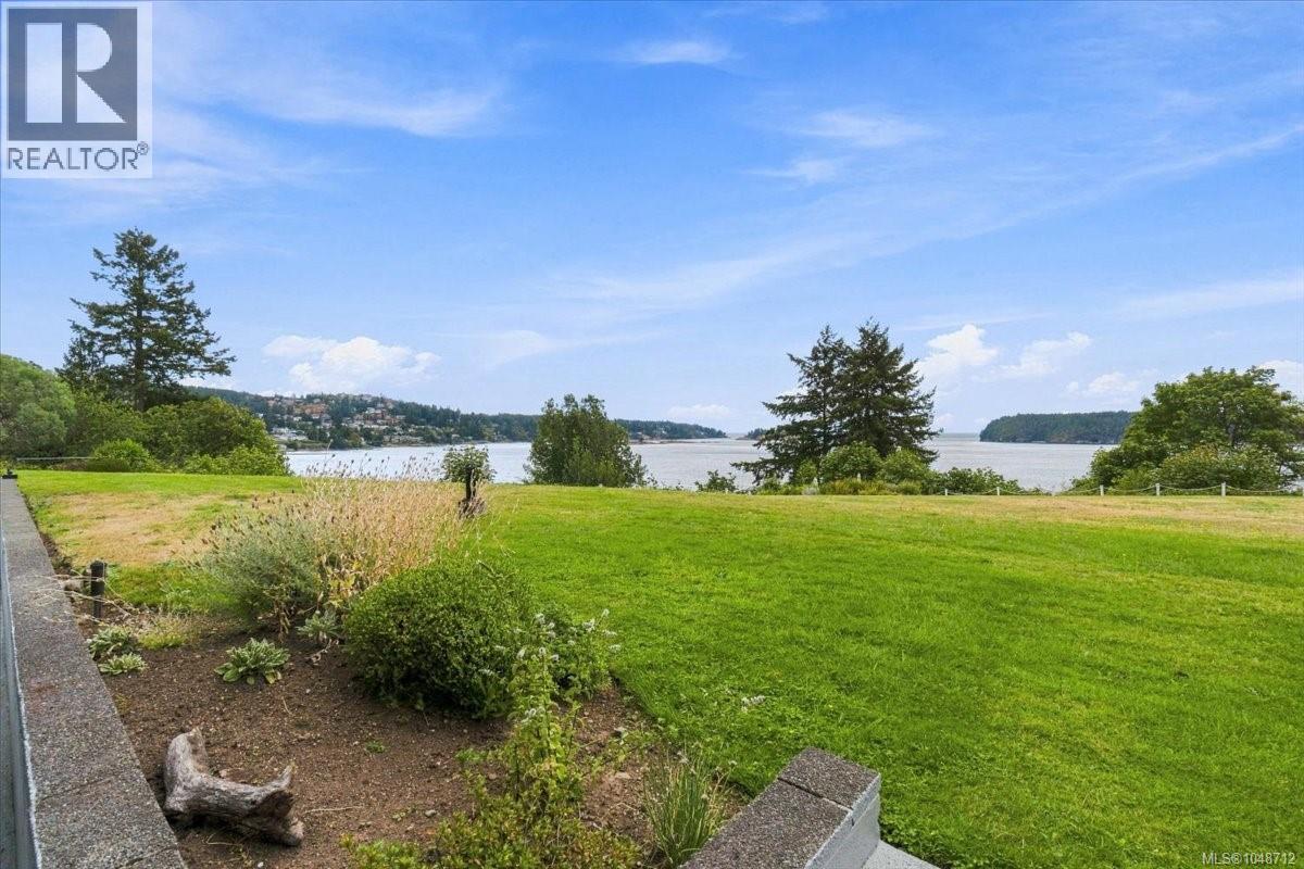 #108 2562 Departure Bay Rd - Image 32