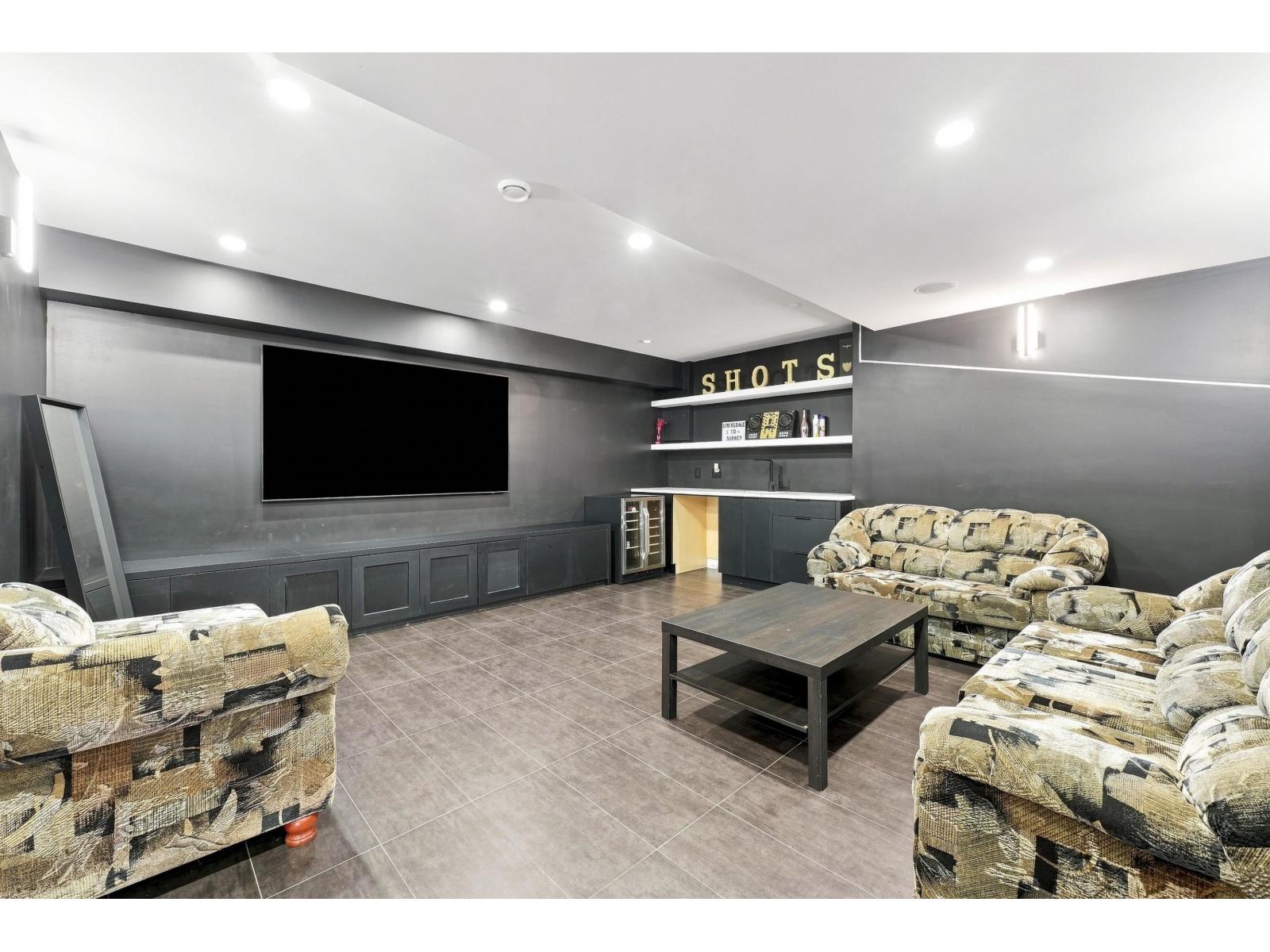 8 Bed, 10 Bath House for Sale in Delta – 8019 113B STREET, Delta – MLS# R3161569 - Image 25