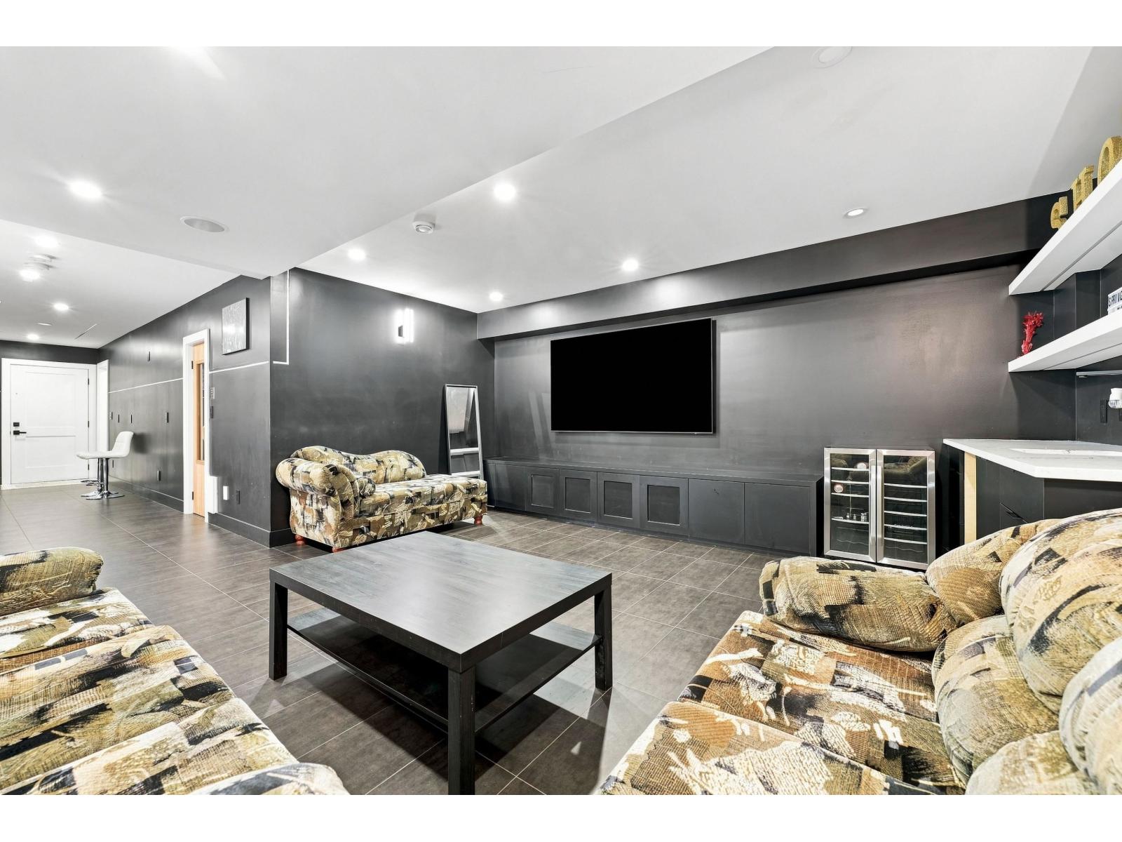 8 Bed, 10 Bath House for Sale in Delta – 8019 113B STREET, Delta – MLS# R3161569 - Image 26