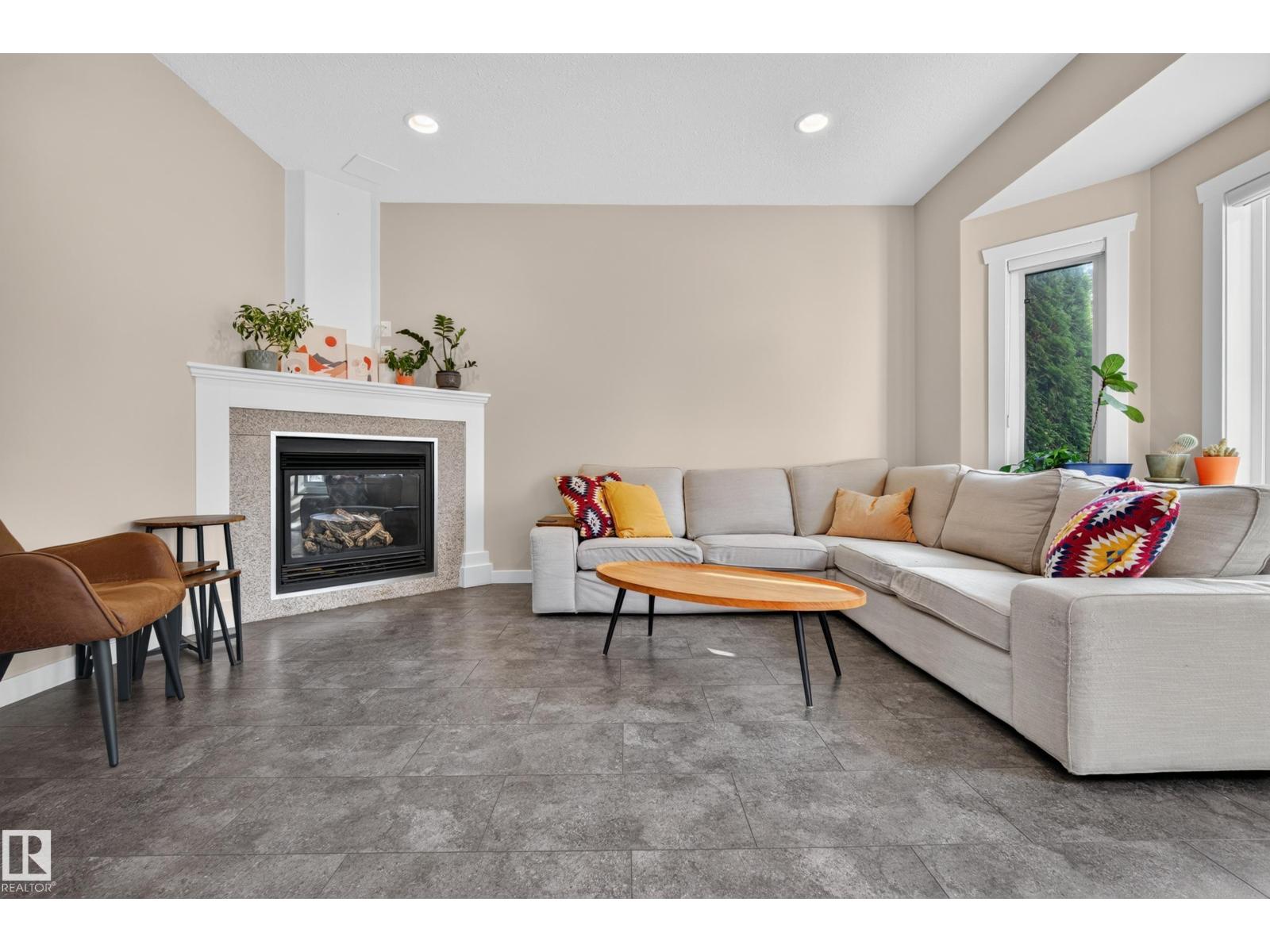 14422 104 AV NW - 7