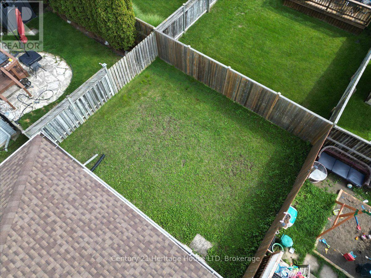 210 OAKCREST AVENUE - Image 35
