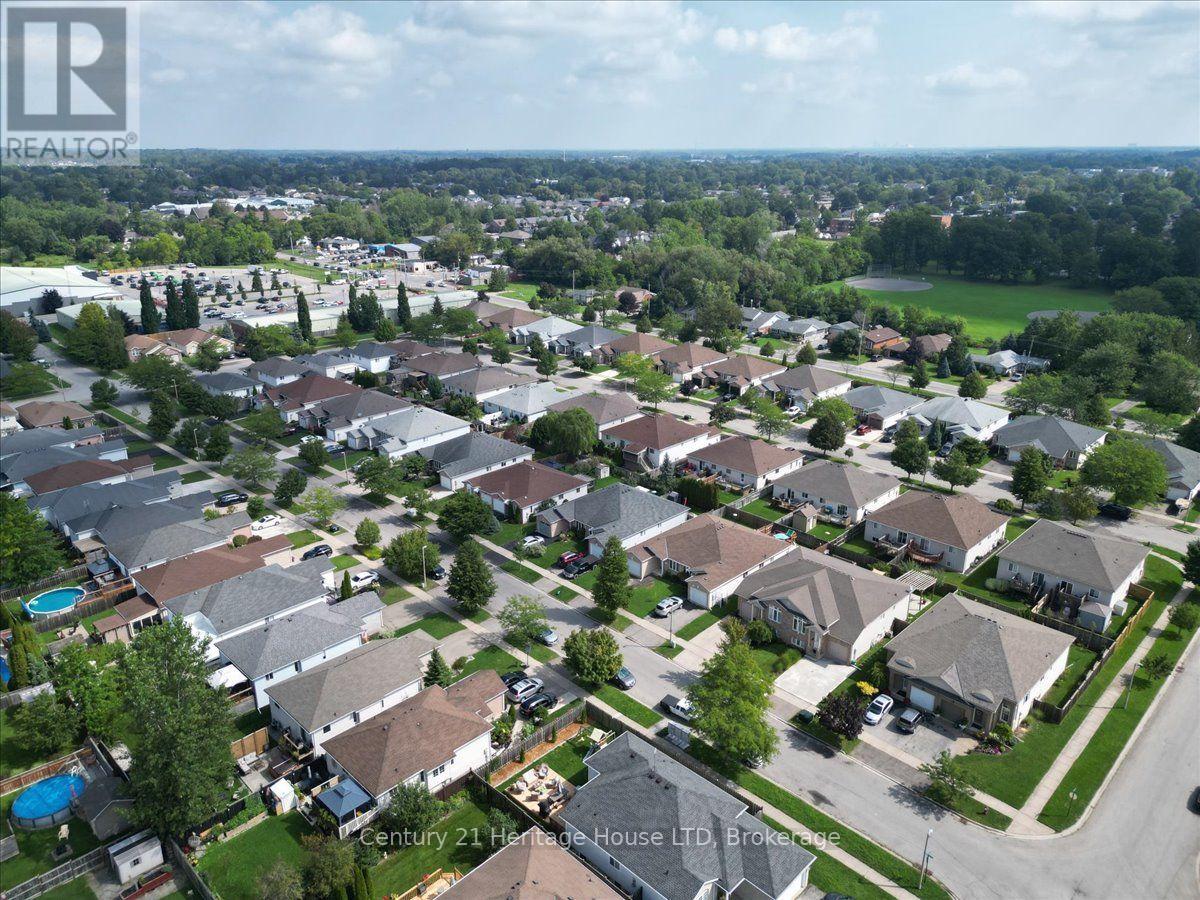210 OAKCREST AVENUE - 41