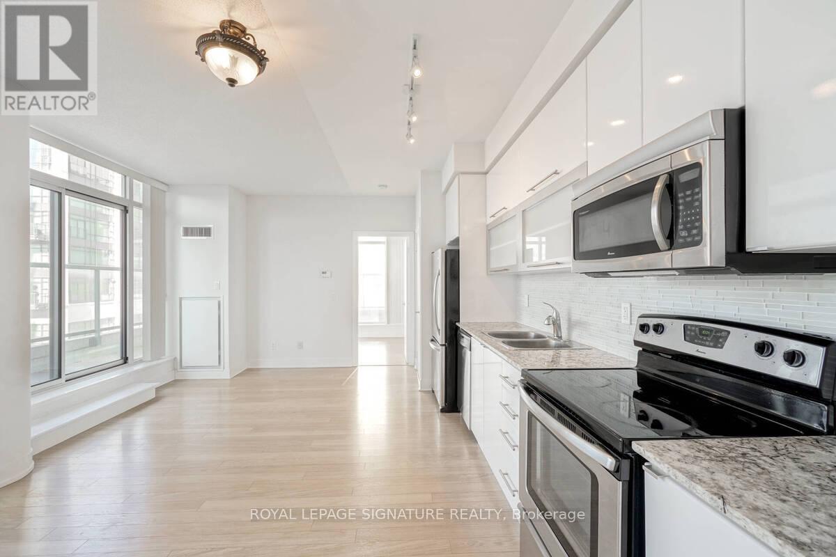#903 90 Stadium Road, Toronto (Niagara), Ontario, M5V3W5, Toronto (Niagara), Ontario — photo 3 of 5