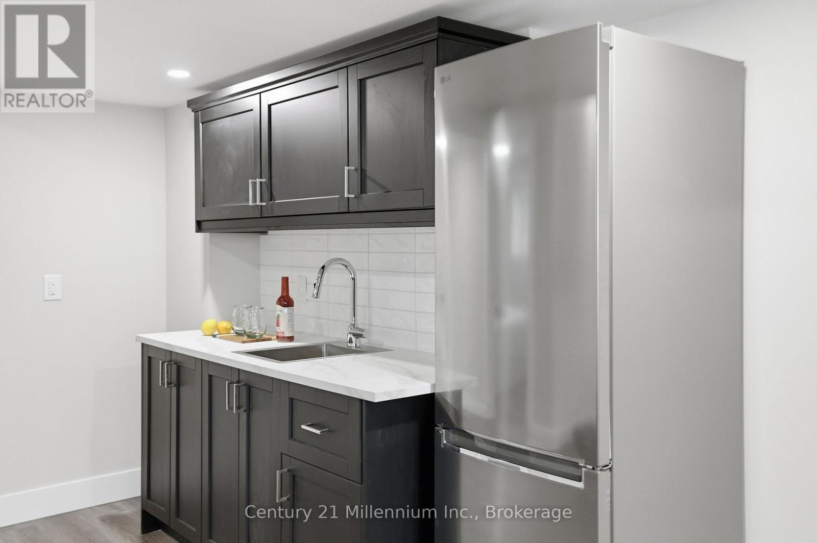 132 SYCAMORE STREET - Image 34