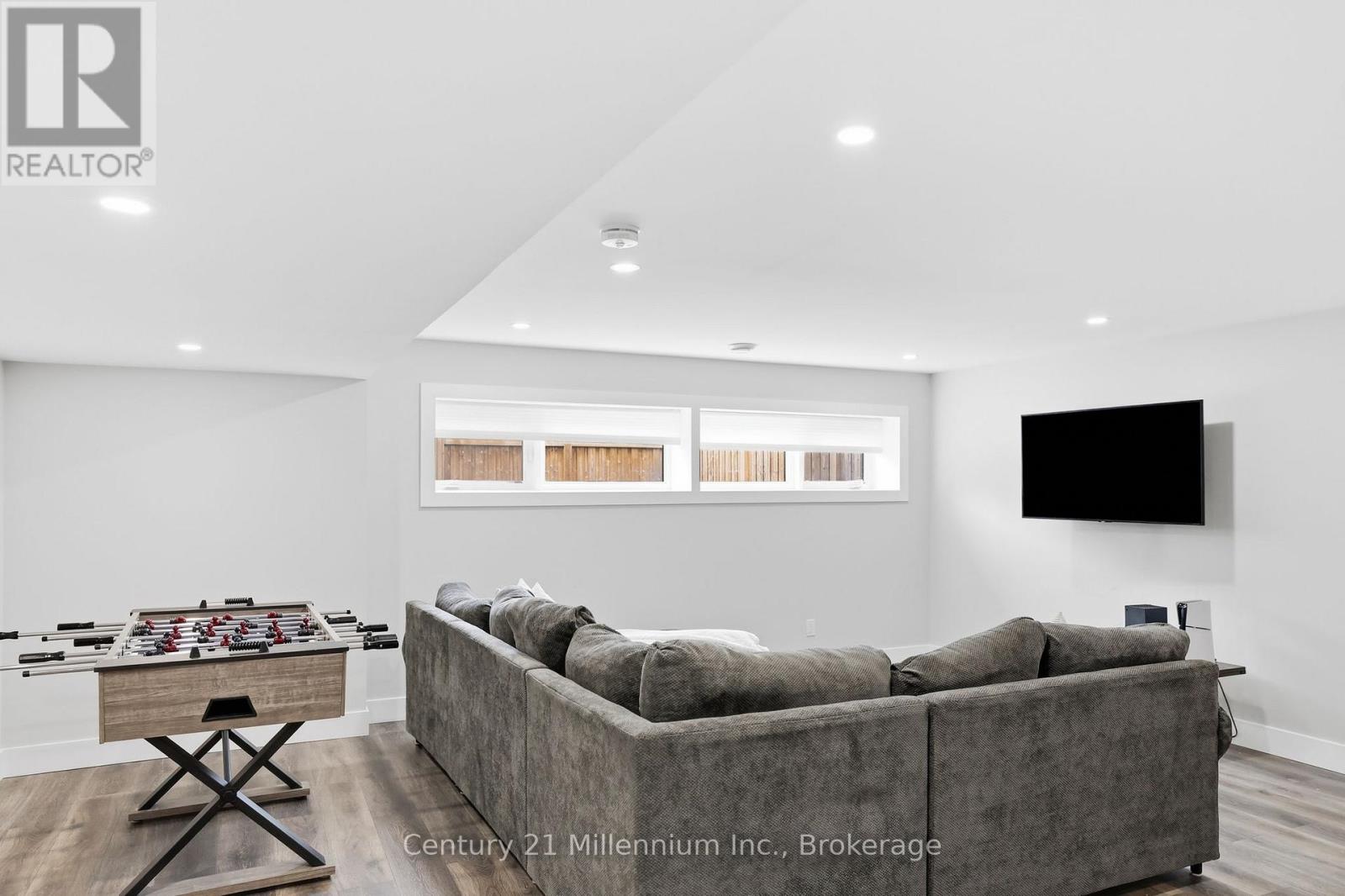 132 SYCAMORE STREET - Image 35