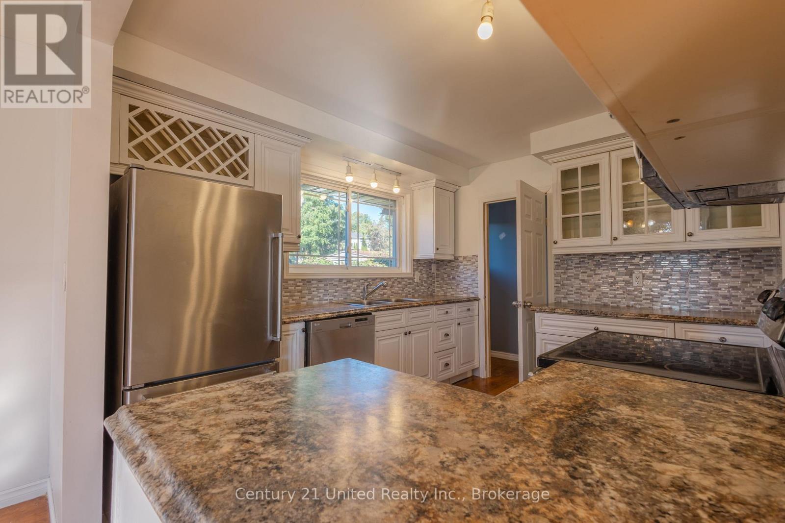 255 WOODWARD AVENUE, Selwyn — photo 5