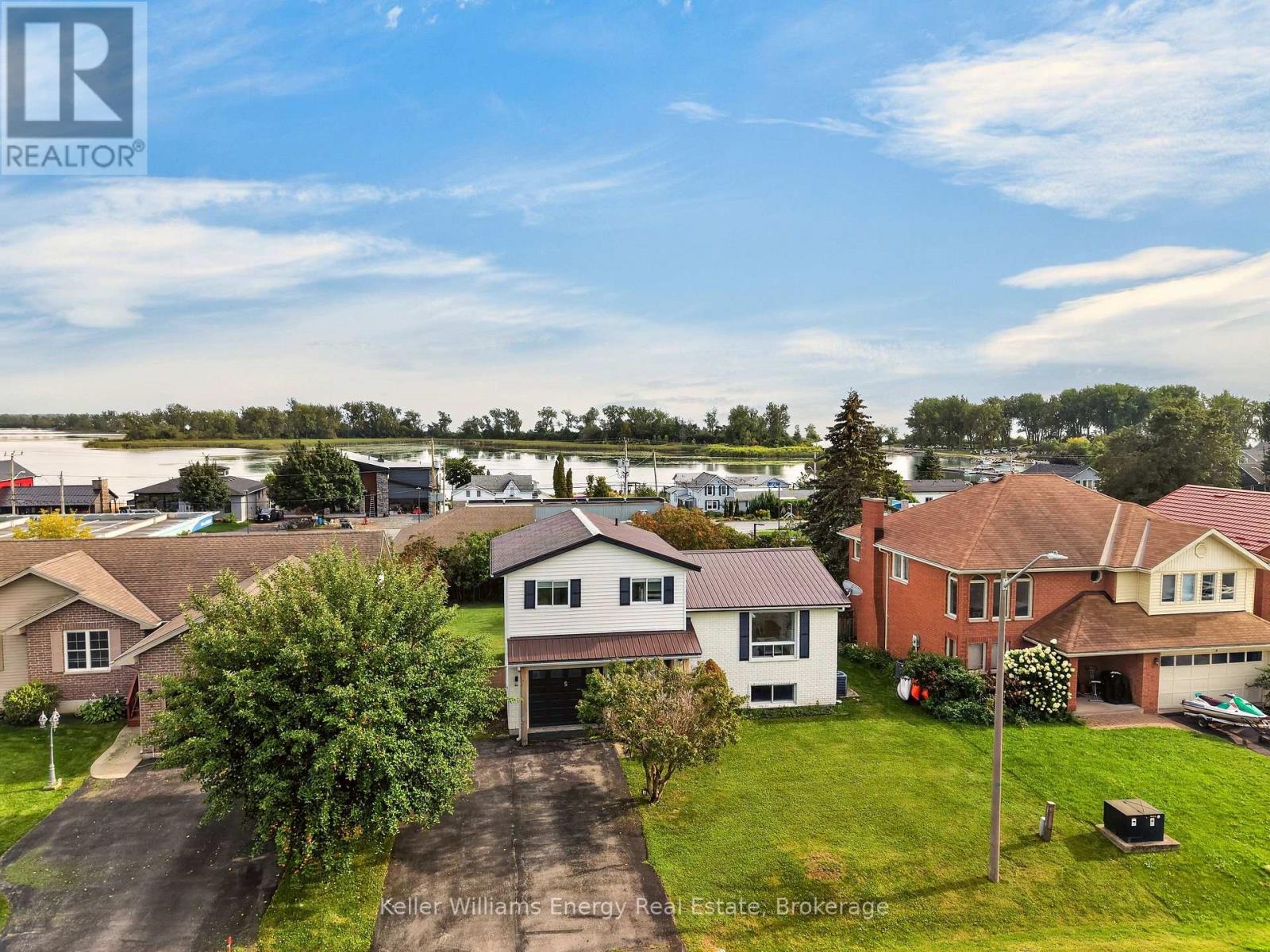 Property for sale at 5 HARBOURVIEW CRESCENT