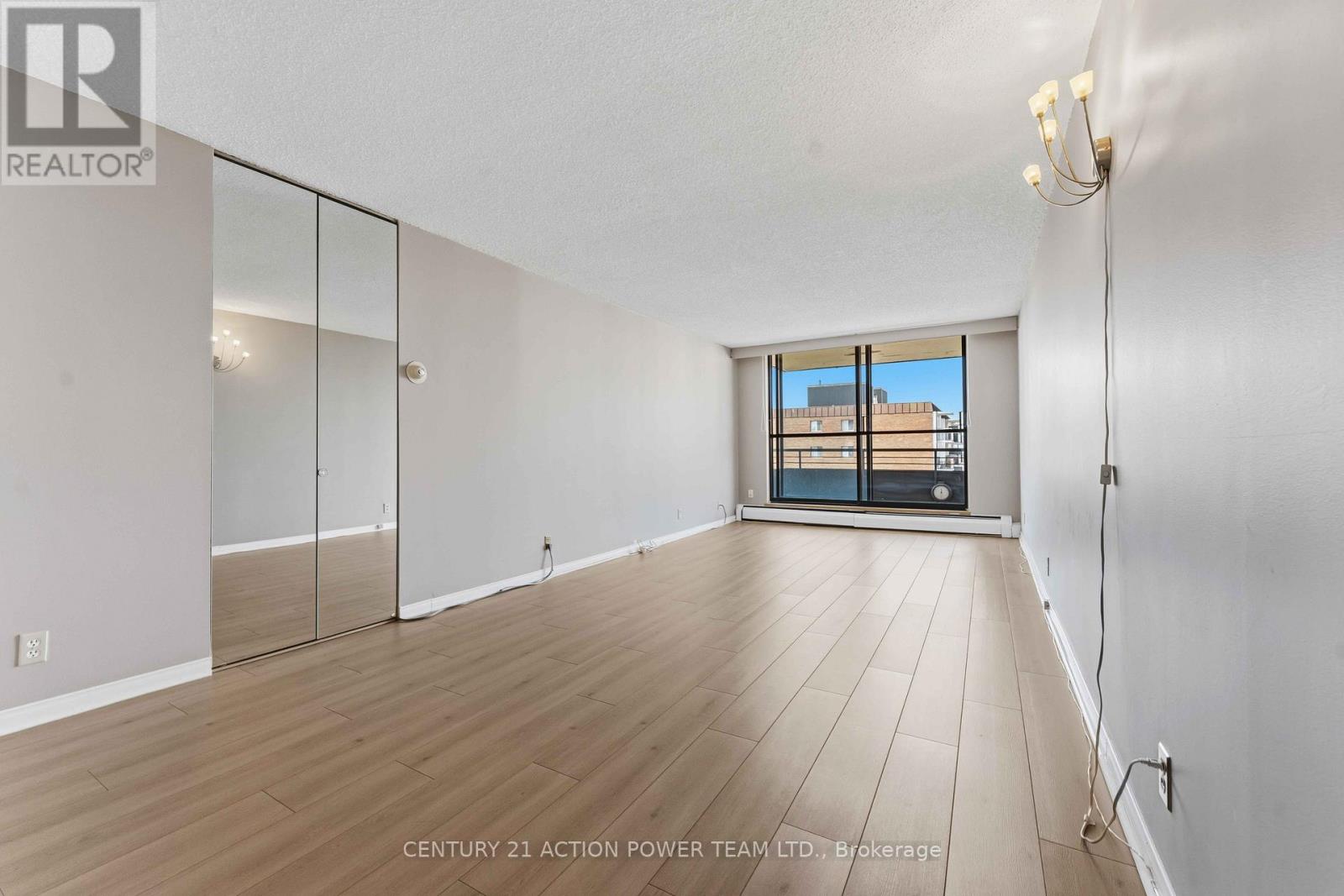 #903 505 ST LAURENT BOULEVARD - Image 10