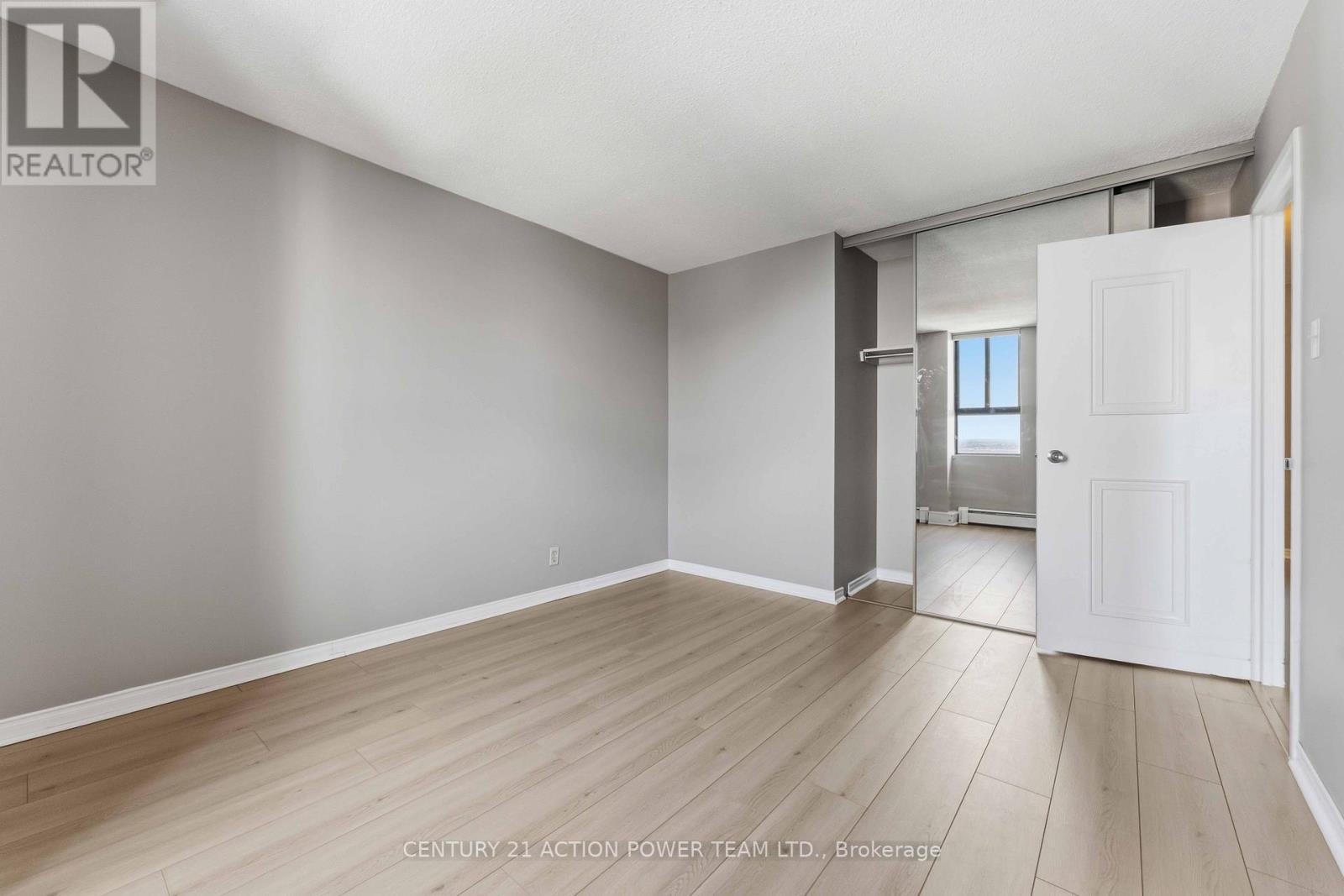 #903 505 ST LAURENT BOULEVARD - Image 22