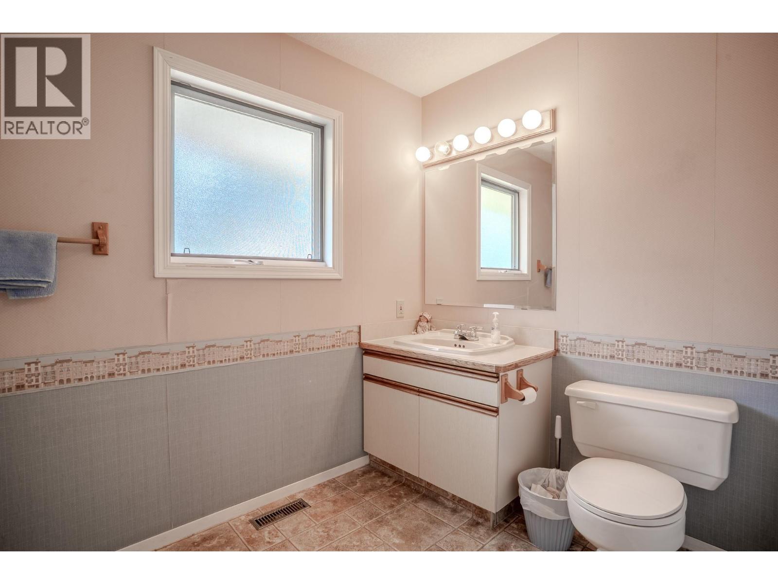 310 Arbutus Street - Image 34