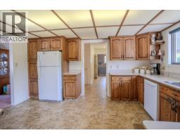 Full bathroom - 310 Arbutus Street, Chase, BC V0E1M0 Photo 14