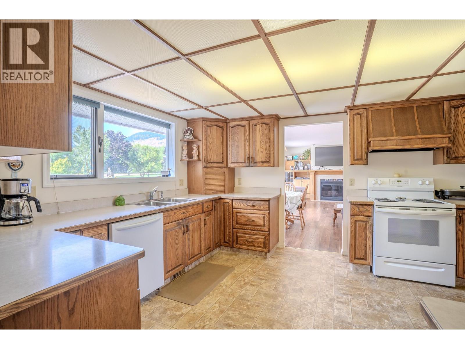 310 Arbutus Street - 18