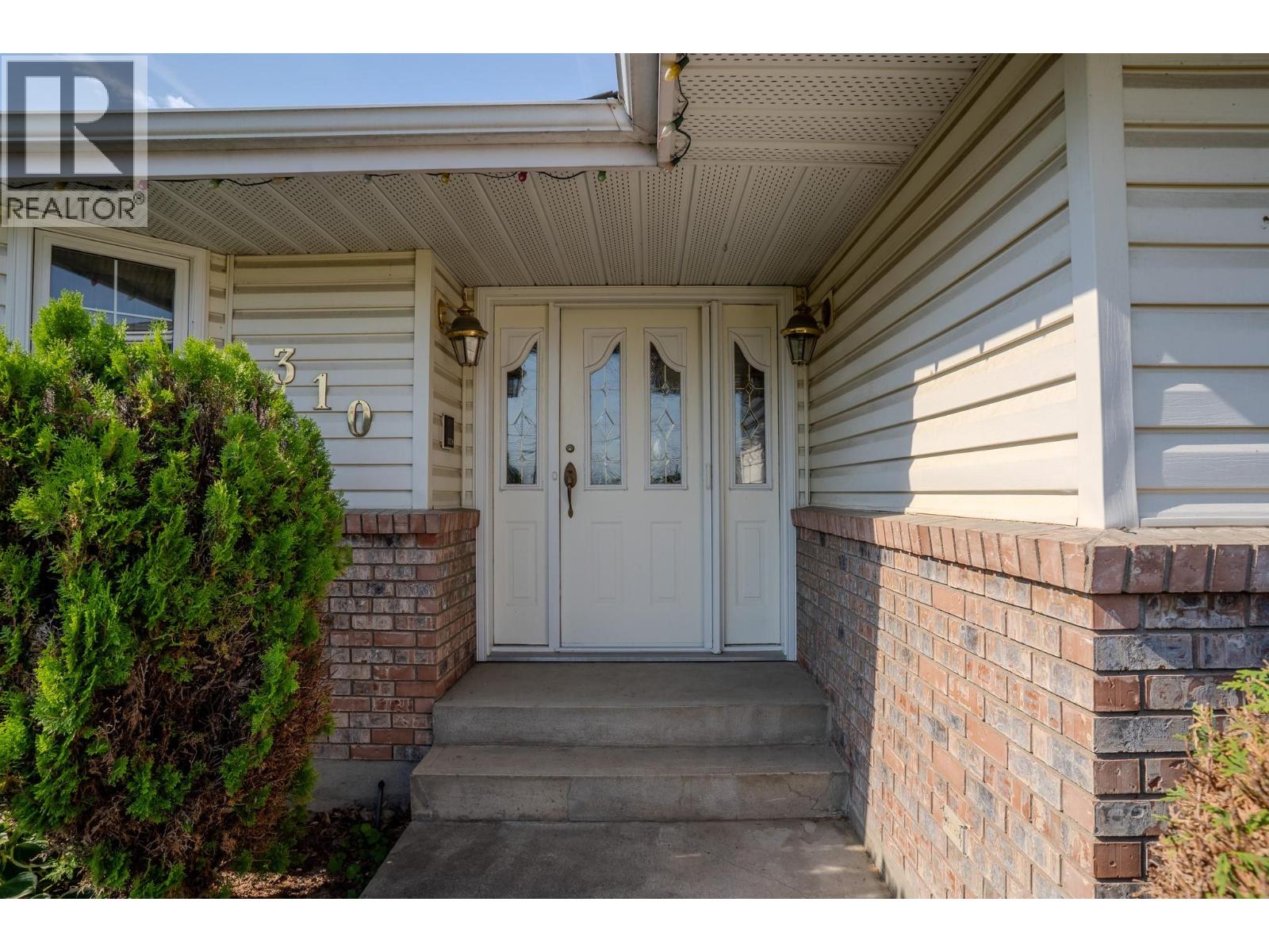 310 Arbutus Street - Image 4