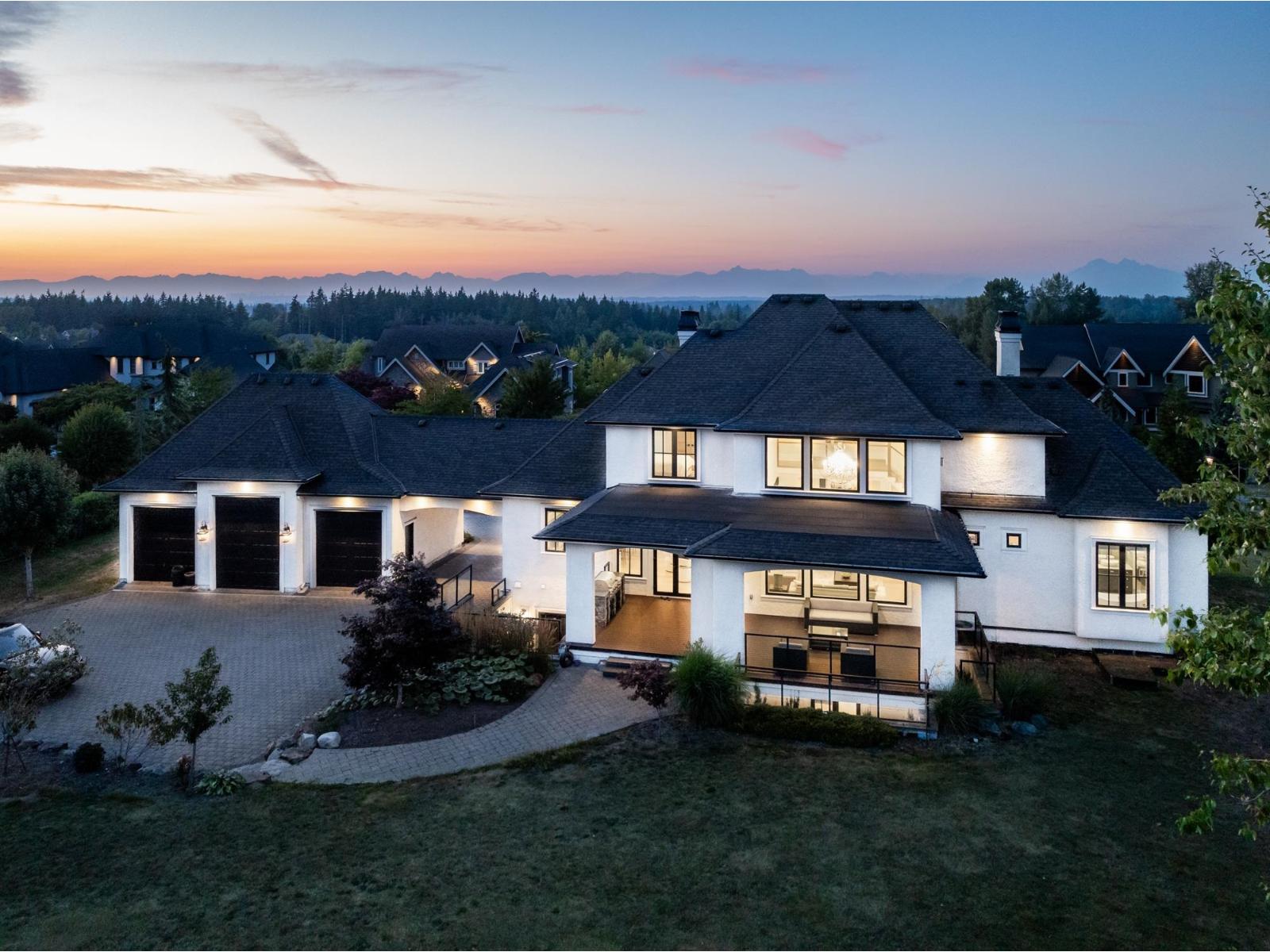 6 Bed, 7 Bath House for Sale in Langley – 19884 3 AVENUE, Langley – MLS# R3161677 - Image 3