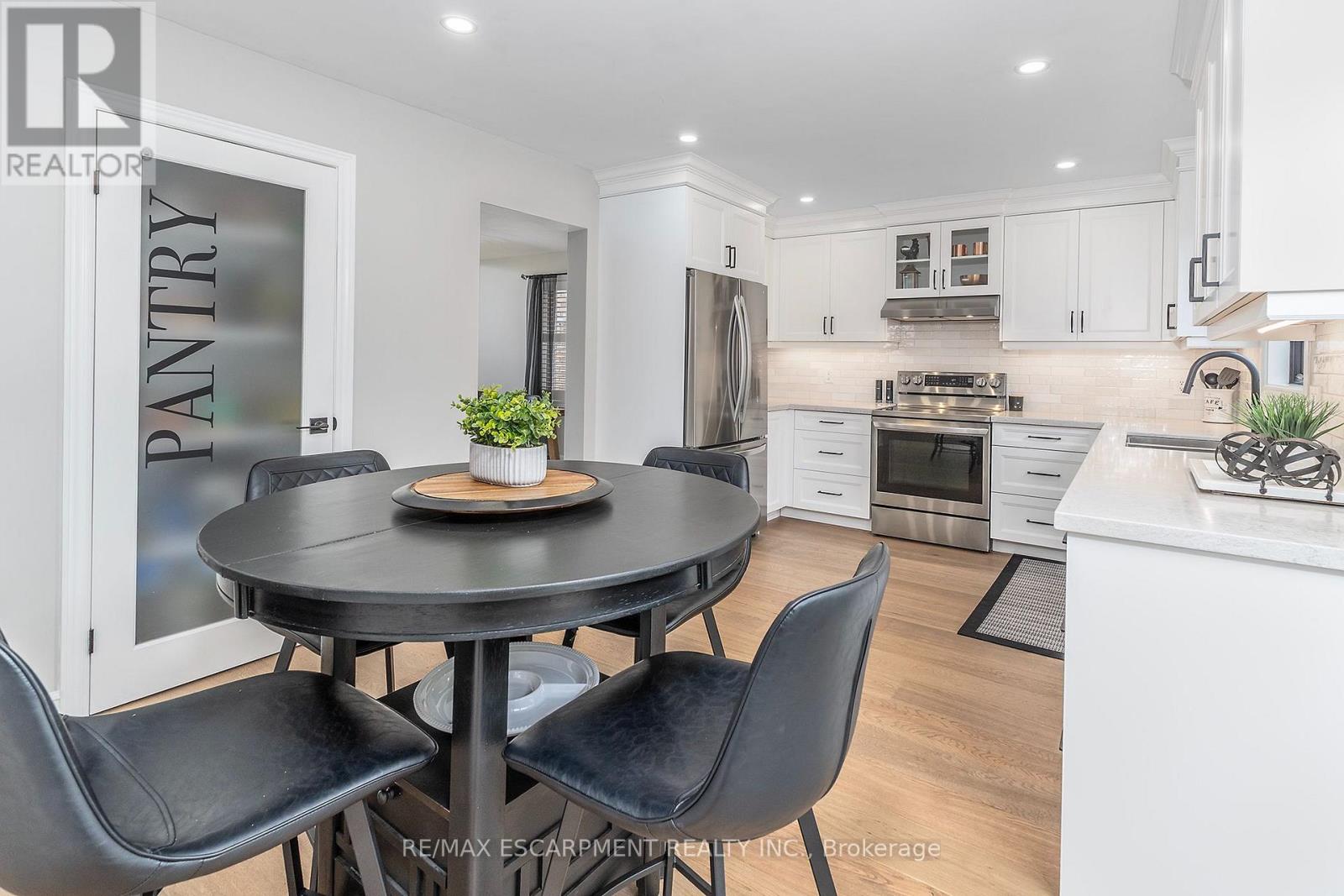 90 SURREY DRIVE - 14