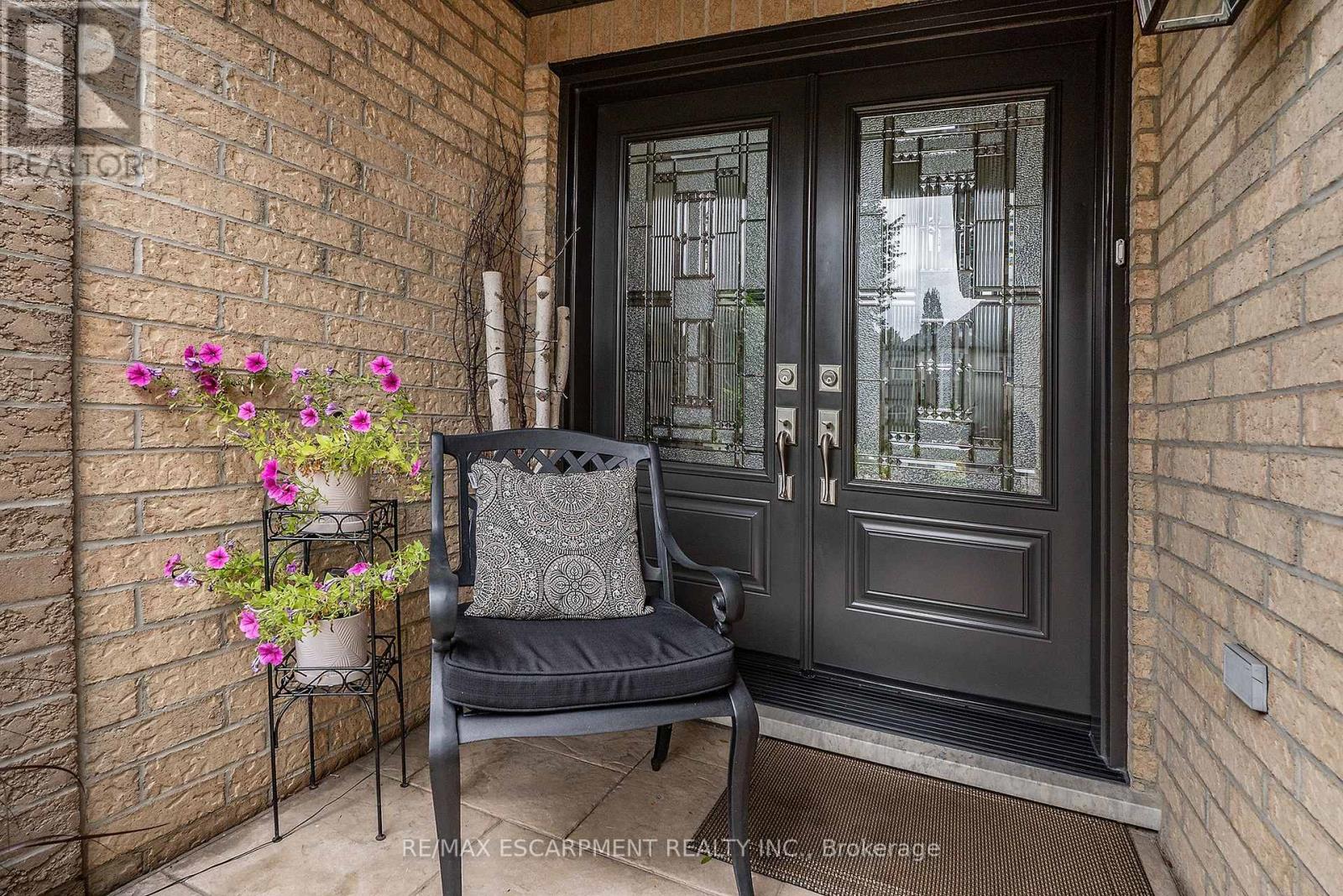 90 SURREY DRIVE - 4