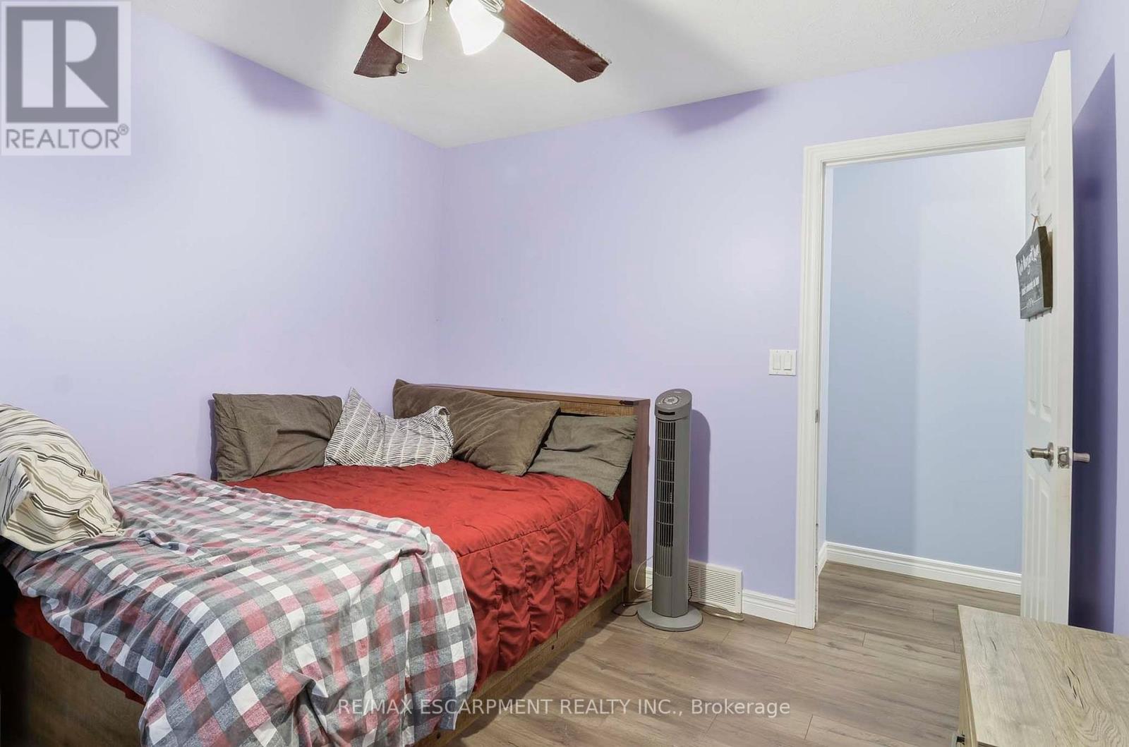 11 SIMON COURT - 21
