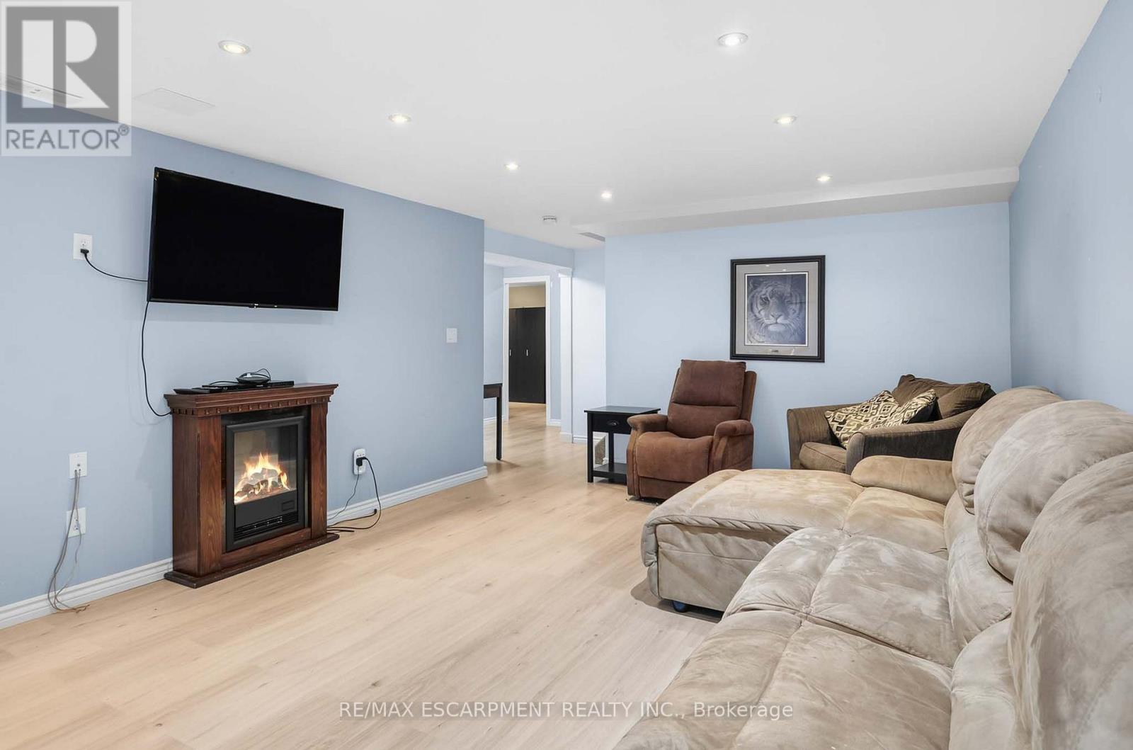 11 SIMON COURT - Image 30