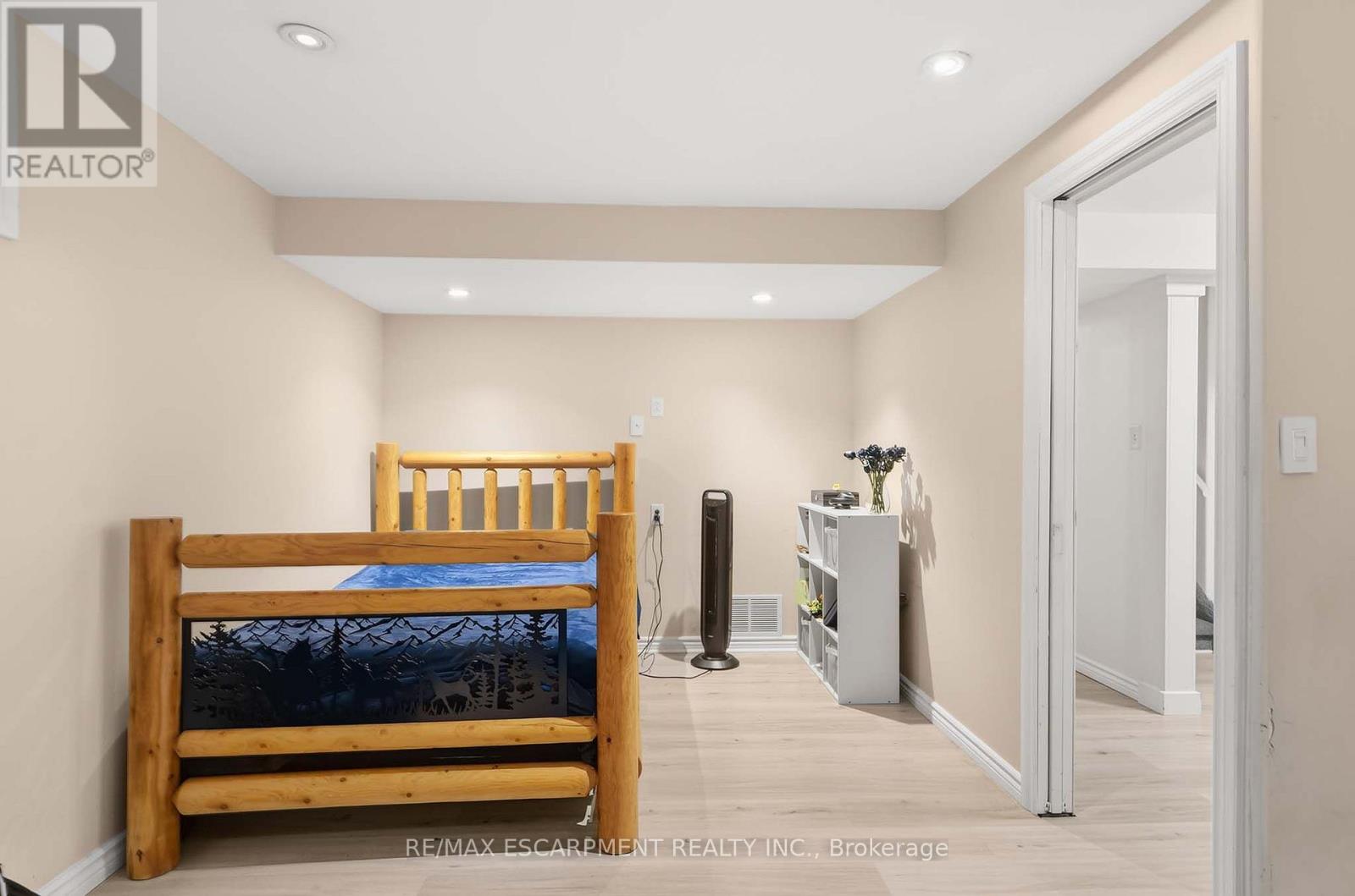 11 SIMON COURT - Image 33