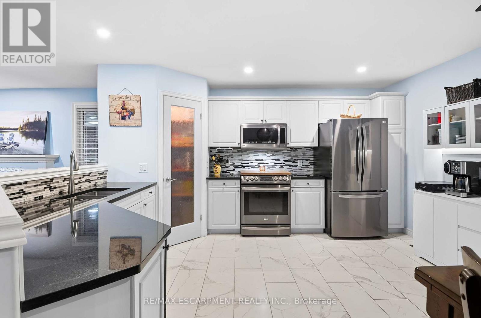 11 SIMON COURT - Image 4
