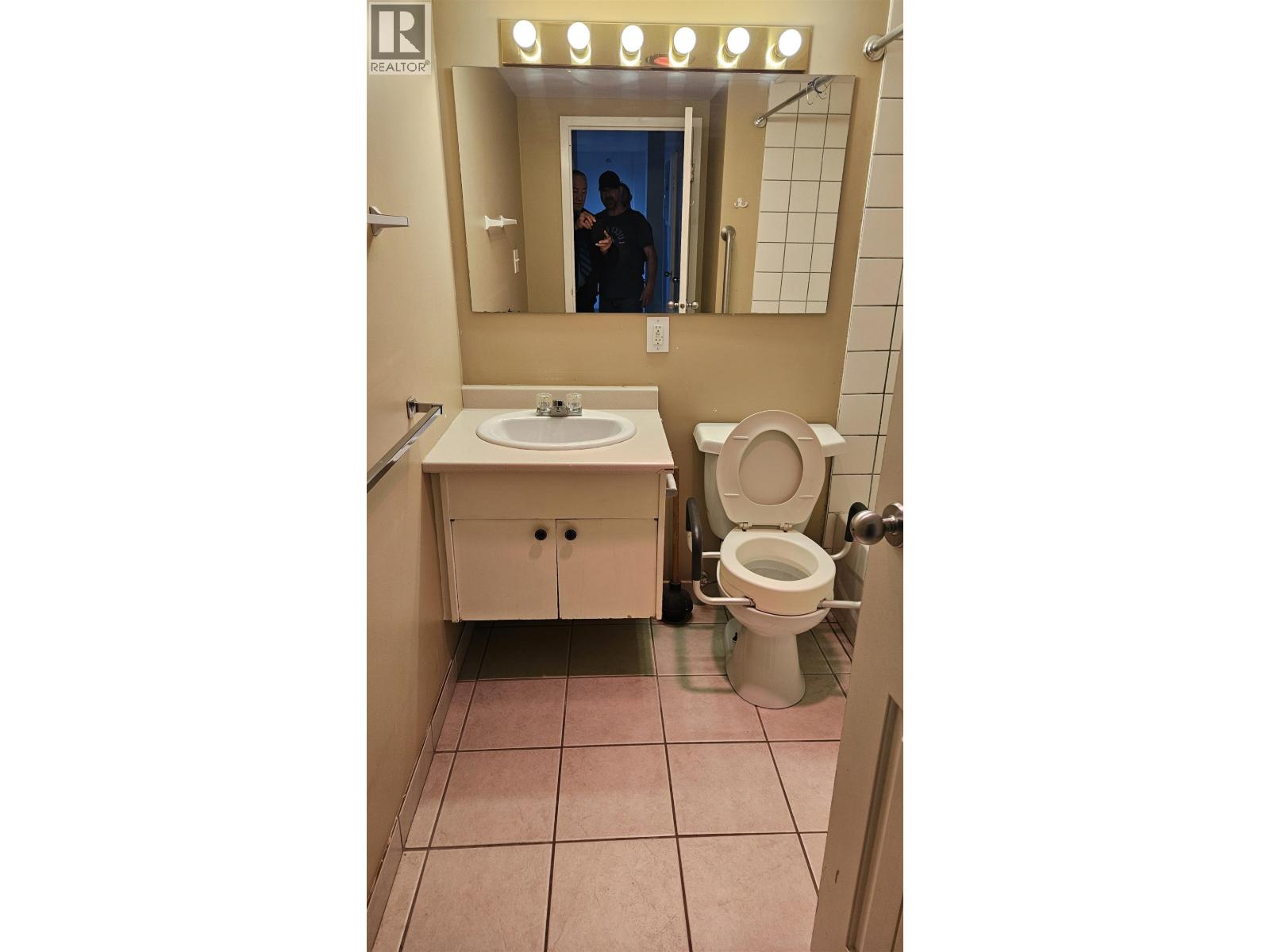 805 1501 QUEENSWAY STREET, Prince George
