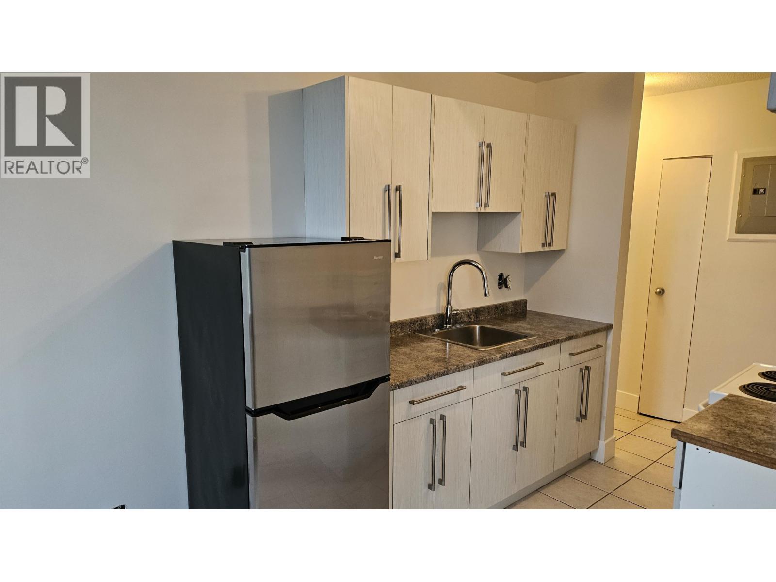 805 1501 QUEENSWAY STREET, Prince George