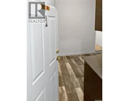 301 Cheadle Street E, Swift Current, SK S9H1G5 Photo 9
