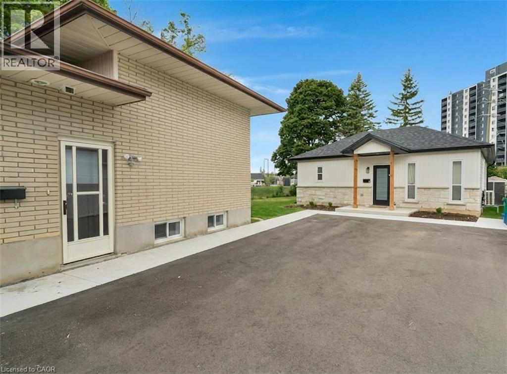 67 KIMBERLY Crescent Unit# UPPER — photo 3