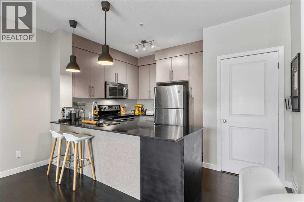5305 32 Avenue Southwest, Calgary, Alberta, T8E8A2, Calgary, Alberta — photo 4 of 5