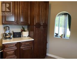77 Hillside Dr S, Elliot Lake, ON P5A1M8 Photo 8