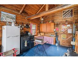 2 Ch. Des Cèdres, Cayamant, QC J0X1W0 Photo 9