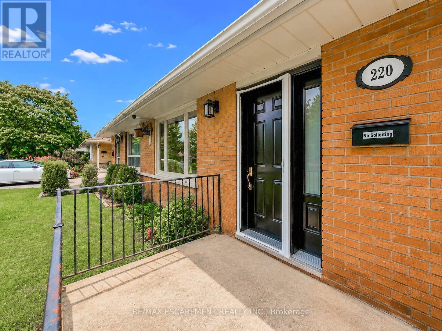 220 CAIRN STREET - Image 3